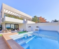 ESCDS/AD/002/29/30A5/00000, Costa del Sol, Marbella, half vrijstaande villa met zwembad te koop